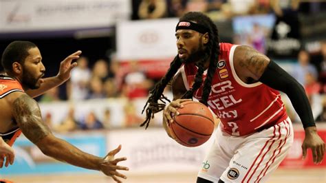 He played college basketball for the kentucky wildcats. Illawarra Hawks rally in second half to remain in finals race