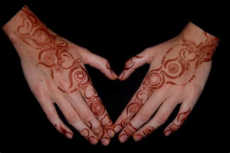 The pilots went deep three times — enough to fend. Pin on Henna designs