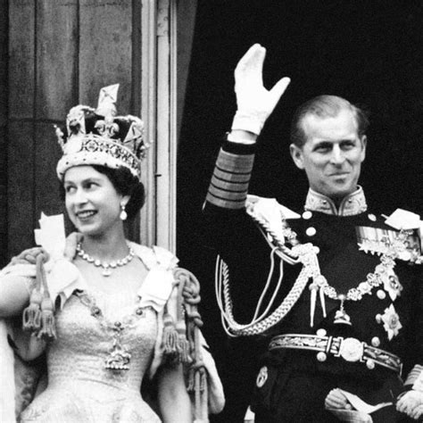 Visite de la reine elisabeth d'angleterre au château de versailles. La reine Elizabeth partage 9 souvenirs avec son époux pour ...