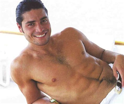 More images for chayanne » A sus casi 50 años Chayanne conserva los mismos ...