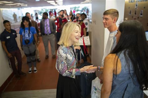 Kasım 2016'da okul, sözleşmesinin 2022'ye uzatıldığını duyurdu ve bu da onu pennsylvania üniversitesi. Penn welcomes the Class of 2022 | Penn Today