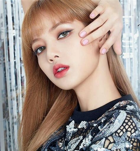 Please do not edit or remove the logo of. Ele sabe do que Lisa tem medo da BLACKPINK, mas não ...