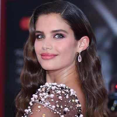 Sáb e dom, as 17h. Sara Sampaio - Bio, Age, Net Worth, Height, In Relation ...