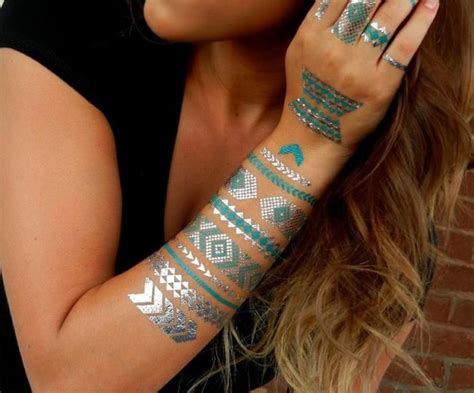 Om symbolizes the universe, the ultimate reality, and a mind's journey in this world. Colored Henna Tattoo Designs | Latest Mehandi Design ...