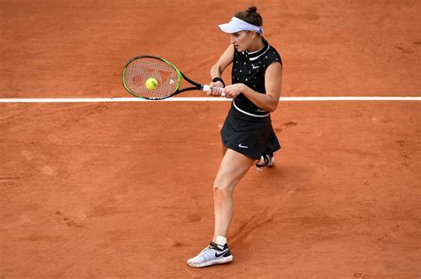 Jun 06, 2021 · spain's paula badosa reacts and celebrates after defeating czech republic's marketa vondrousova during their fourth round match on day 8, of the french open tennis tournament at roland garros in. Roland Garros, gocce di storia: le foto