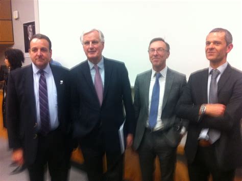 A l'occasion de la journée de la jeunesse, michel barnier partage une conviction qu'il porte depuis le début de la crise : 10 mars 2015, rencontre avec Michel Barnier - Synopia