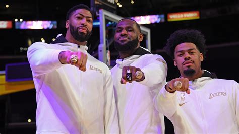 Welcome to the #lakeshow | 17x frank vogel added that the lakers are hopeful that kcp can play in game 5 after he was close to playing in. LeBron James, sobre la entrega del anillo a Los Angeles ...