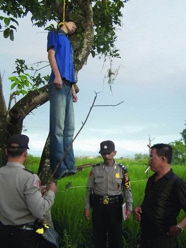 Sebab hidup dan matinya seseorang itu berada di tangan allah swt dan merupakan karunia dan wewenang dari allah. 7 Cara Bunuh Diri Paling Populer. Ada Yg Mau Coba???