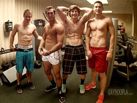 Nick jerks off nick jerks off. Branle en groupe jerk off race | GayMobile.fr