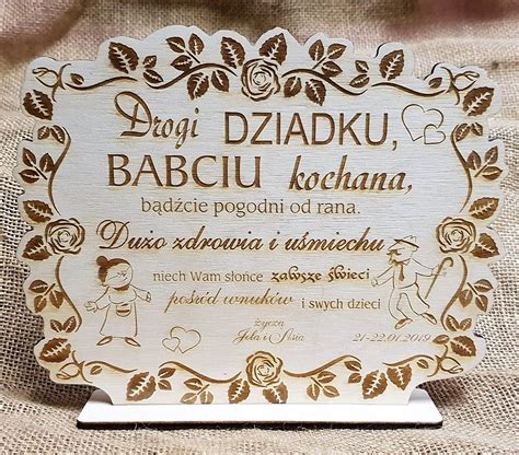 Dlatego specjalnie dla nich przygotowaliśmy życzenia i wyjątkowe laurki dla babci i dziadka. LAURKA dzień BABCI DZIADKA prezent grawer FIGURKA Sklep ...