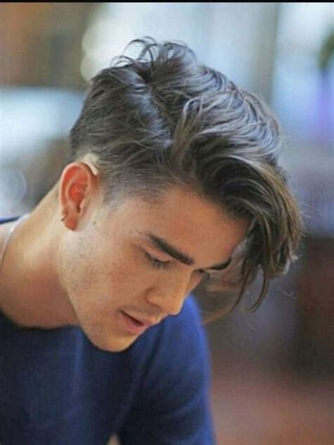 Indrausmanan) admin infoopas sendiri menggunakan gaya rambut side part. Model Rambut Pria Panjang Rapi 2018 | MODELEMASTERBARU ...