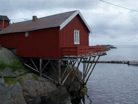„wer auf mich hört und danach handelt, ist klug und handelt wie ein mann, der ein haus auf massiven fels baut. Norwegen-Reisebericht: "10.Tag - Fahrt nach Å (20 km)"