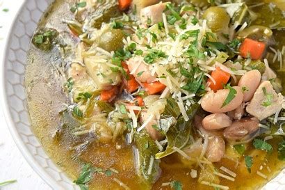Enjoy the colors and flavors of spinach, red pepper and mushrooms. Slow Cooker Tuscan Chicken Soup | Tasty Kitchen: A Happy ...