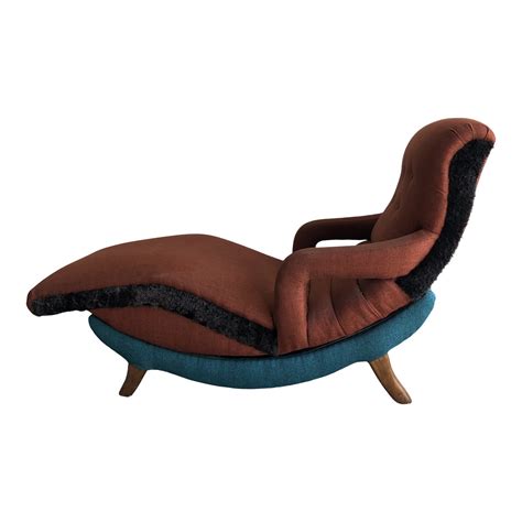 Contour is a collection of chairs defined by a series of distinctive lines. 1950's Contour Recliner Lounge Chair | Chairish