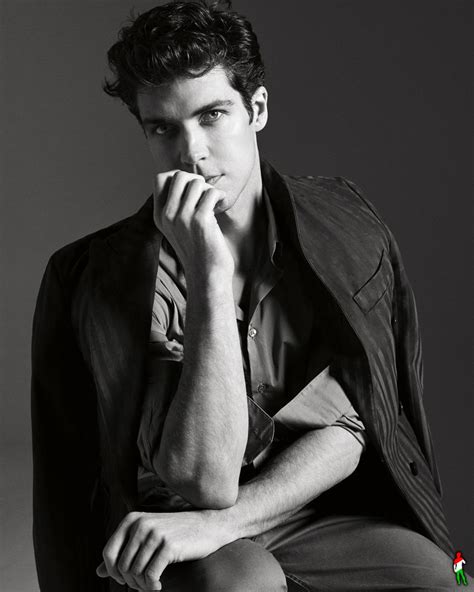 Roberto bolle, born march 26, 1975, in casale monferrato, is an italian ballet dancer. Roberto Bolle