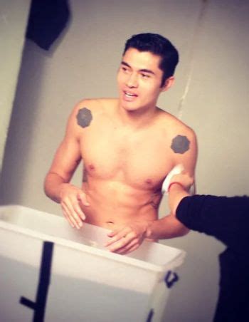 Henry golding has got another tattoo of an ancient soldier carrying a watch on his left arm. Henry Golding Shirtless, Underwear, Ethnicity, Wife ...