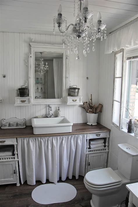 La forte libertà di personalizzazione asseconda fortemente questa tendenza che è diventata col tendenzialmente più appartenenti alla categoria dello stile classico, i mobili da bagno da terra sono molto diffusi anche nello stile più contemporaneo. Bagno in stile Shabby Chic! Ecco 20 bellissime idee da ...