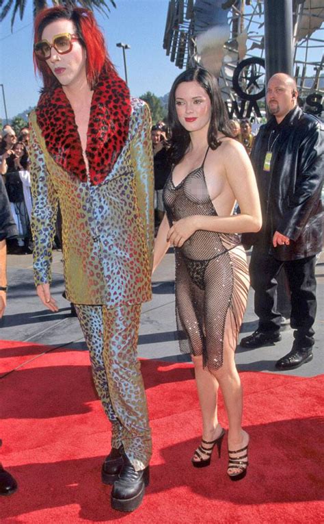 Vācu valsts brunete ekshibicionisms flasher jo pliks kailums āra. Rose McGowan from MTV VMAs: Most Memorable Fashions Ever ...