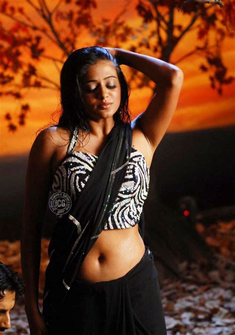 Priyamani complete bio & career. Malayalam Tamil actress Priyamani I HD wallpapers photo ...