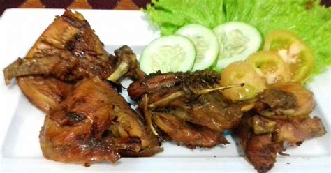 Ayam bakar literally means roasted chicken in indonesian and malay. Resep Ayam bakar bumbu bacem oleh Titik yuniarti - Cookpad