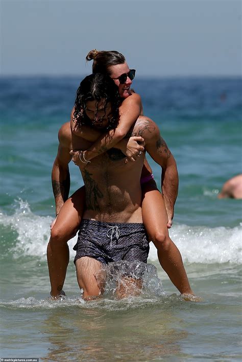 There are 6 ways to get from sydney airport (syd) to bondi beach by train, bus, taxi, car, shuttle or towncar. Beachgoers flock to Bondi Beach despite social distancing ...