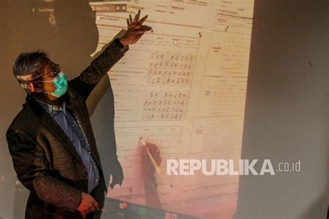 Arief budiman mengatakan komisioner kpu tak ada yang mencalonkan diri sebagai ketua. Ketua KPU Arief Budiman Dinyatakan Negatif Covid-19