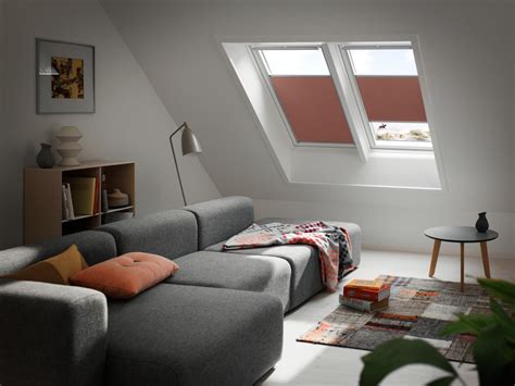 Les dimensions d'une fenêtre de toit velux sont indiquées sur la plaque signalétique, qui devient visible lorsque la fenêtre. Adopter le mode cocooning avec le nouveau store plissé ...