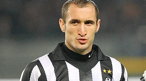 Der fußballspieler giorgio chiellini war in der saison 2005/2006 bei juventus turin unter vertrag und wird dort in der abwehr eingesetzt. "Vorrei la Juve a vita, Ma devo tutto a Iaconi" - La ...