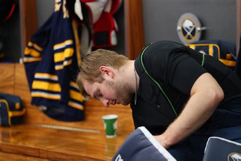 Buffalo sabres seite) und wettbewerbsseiten (nhl, del und mehr als 5000 weitere wettbewerbe aus 30+ sportarten aus aller welt) auf flashscore.de! Buffalo Sabres: Linus Ullmark still a major question mark ...