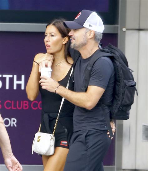 La bomba a scoppio ritardato : ELISABETTA GREGORACI Out in New York 08/17/2018 - HawtCelebs