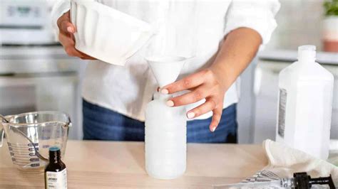 Buat hand sanitizer di tempat yang bersih. Terbaru, Ini Cara Praktis Membuat Hand Sanitizer Sendiri ...