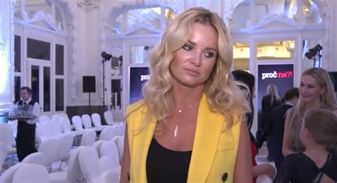 Manželka premiéra andrea babiše (66), monika babišová (46) totiž vyrazila s dcerou vivien do jiní za jejím odletem do teplých krajin nevidí nic špatného, protože je dubaj občanům česka přístupná. Monika Babišová zřejmě vycestovala do zahraničí: vláda ale ...