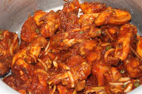 Sajian ayam penyet yang sangat lezat dan pedas kini bisa anda buat sendiri di rumah. Ayam Masak Pedas Kelantan - Azie Kitchen