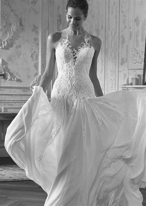 Adornato con file di strass e intrecci i requisiti necessari per aprire un negozio di abiti da sposa. Vestiti da Sposa Vicenza | L'Atelier Abiti da Sposa a ...