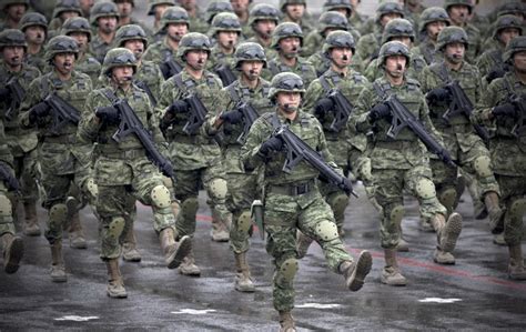 El desfile militar se transmitirá por cadena nacional y en internet podrás verlo a través de la cuenta oficial de youtube del presidente andrés manuel lópez obrador. Delegación militar mexicana califica de orgullo ...