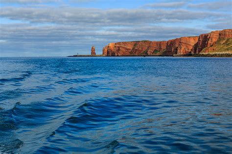 Man muss nicht ins flugzeug steigen, um sich an schönen stränden zu vergnügen. Helgoland von See Foto & Bild | landschaft, meer & strand ...