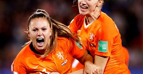 Update information for lieke martens ». Lieke Martens bereikt grens van miljoen volgers op ...