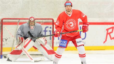 Český útočník michael špaček, který obléká dres manitoba moose, se dnes postavil proti soupeři laval. Špaček už si ze spousty nabídek vybral. Z Finska se vrací ...