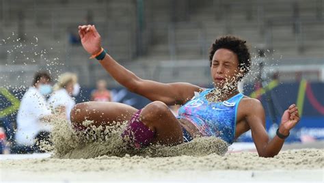 Er habe es sich nicht leicht gemacht, sagte. Leichtathletik: Malaika Mihambo und Johannes Vetter ...