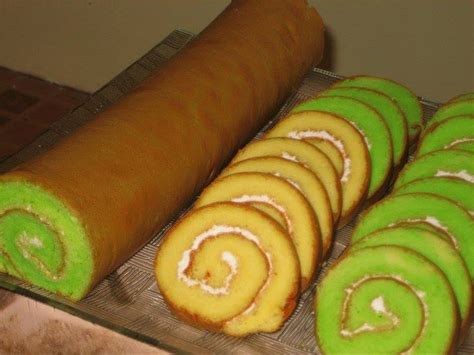 Cara mudah praktis gampang cepat dan ekonomis buat roll gulung. Bolu Gulung Pandan by Elisa Noviyanti - langsungenak.com