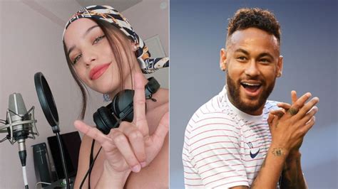 María emilia mernes rueda (born 29 october 1996), known professionally as emilia mernes, or by the stage name as emilia, is an argentine singer, songwriter, dancer, model and actress signed to sony latin. Emilia Mernes habló de su curiosa relación con Neymar ...