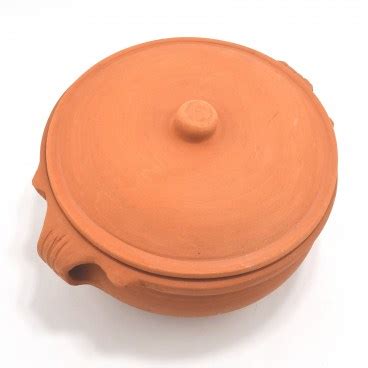 Like cast iron, clay cookware is durable, maintains an even heat, and helps your food retain moisture. Clay Pot Cookware Online India / Indian Cookware and ...