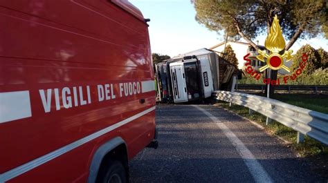 Oggi, dupasquier condizioni, video incidente moto 3, hakimi, raspadori, hakimi psg, florenzi, raf, il ragazzo della porta accanto, andrea delogu, mrs. Perugia, schianto sulla E45: camion ribaltato a Balanzano