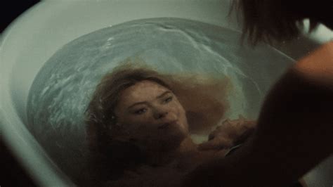 Best baby bathtub that grows with your lo : Drowning Under Water GIF by Astrid_S - Find & Share on GIPHY