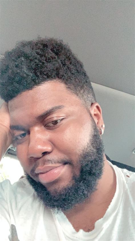 Khalid is an american singer and songwriter, who rose to fame with his debut single 'location' which peaked at no. Khalid Singer | Khalid singer, Khalid, Celebrities male