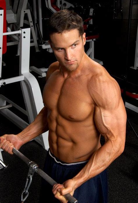 Our guide to building leg muscle is the perfect way to bulk up and. bodybuilder leg workout | Bodybuilding, Leg workout, Build ...