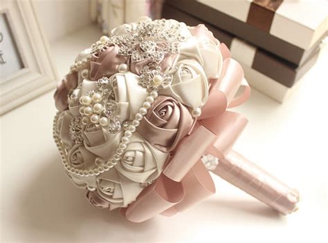 10% off wholesale 30 pcs diy brooch bouquet supplies mixed pack, wedding broach bouquet brooches with clear stones and pearls,diy set #2. かわいすぎる!キラキラの"ブローチ"を埋め込むウェディング向けブローチブーケが海外で大流行!| WEDY （ウエディ）