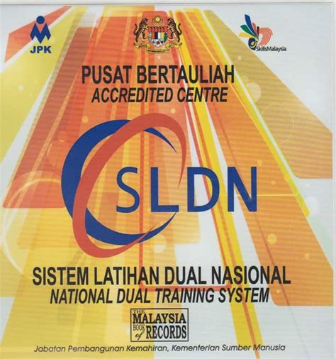 .sijil kemahiran malaysia (skm), diploma kemahiran malaysia (dkm) dan diploma lanjutan kemahiran malaysia (dlkm) melalui kaedah ppt. Kelas Jahitan Jelita Aziz: KURSUS PEMBUATAN PAKAIAN WANITA ...