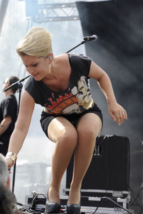 9,707,015 • last week added: Jeanette Biedermann Performs in Black Skirt - HawtCelebs