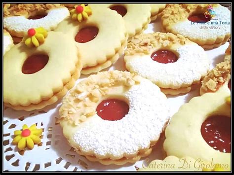 Impastiamo il tutto con le mani per ottenere un panetto liscio e morbido. Ricetta Occhi Di Bue Morbidi : Biscotti Occhio Di Bue Alla ...